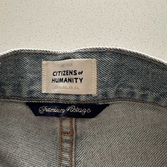 Citizens Of Humanity Blue Relaxed Jeans with Distressed Details - Picture 6 of 14